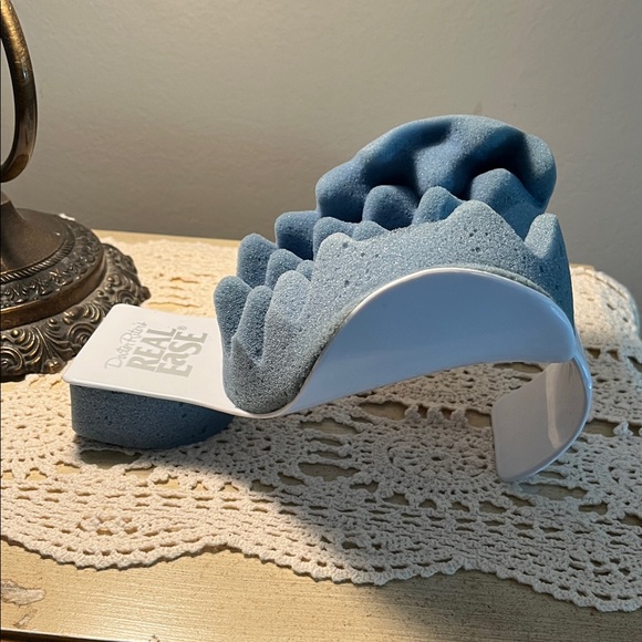 Neck and Shoulder Relaxer Set Doctor Recommended - Picture 2 of 9